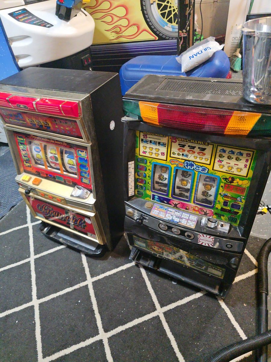 Pachislo slot machine repair
